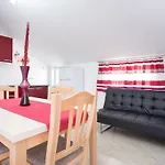 Scenic Elegant Krk With Balcony And Pool 아파트 크르크