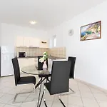 Scenic Elegant Krk With Balcony And Pool 아파트 *