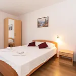 Scenic Elegant Krk With Balcony And Pool 아파트