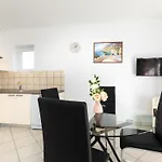 Scenic Elegant Krk With Balcony And Pool * 크르크