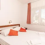 Scenic Elegant Krk With Balcony And Pool 크르크