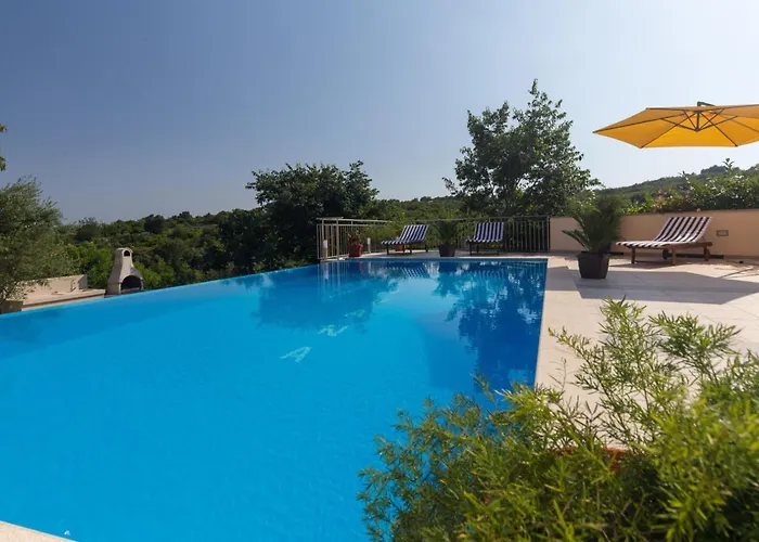 Apartment Scenic Elegant Krk With Balcony And Pool *