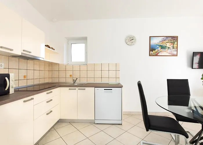 Apartment Scenic Elegant Krk With Balcony And Pool *