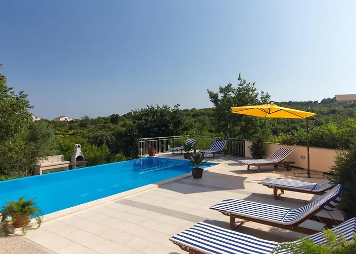 Apartment Scenic Elegant Krk With Balcony And Pool