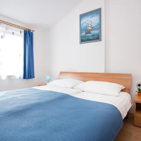 Scenic Elegant Krk With Balcony And Pool Apartman