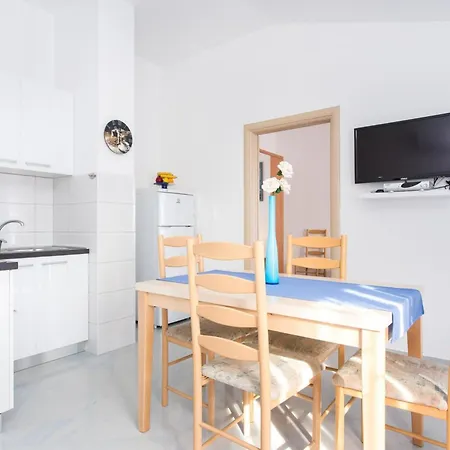 Apartment Scenic Elegant Krk With Balcony And Pool