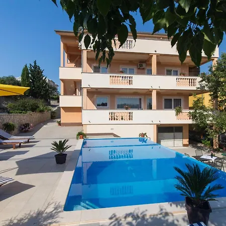 Apartman Scenic Elegant Krk With Balcony And Pool *