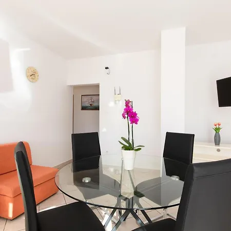 Apartment Scenic Elegant Krk With Balcony And Pool *