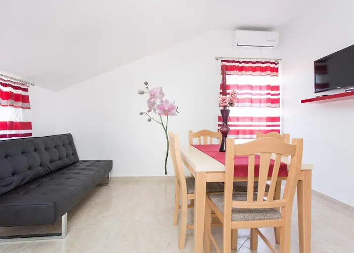 Scenic Elegant Krk With Balcony And Pool Apartman Krk Town