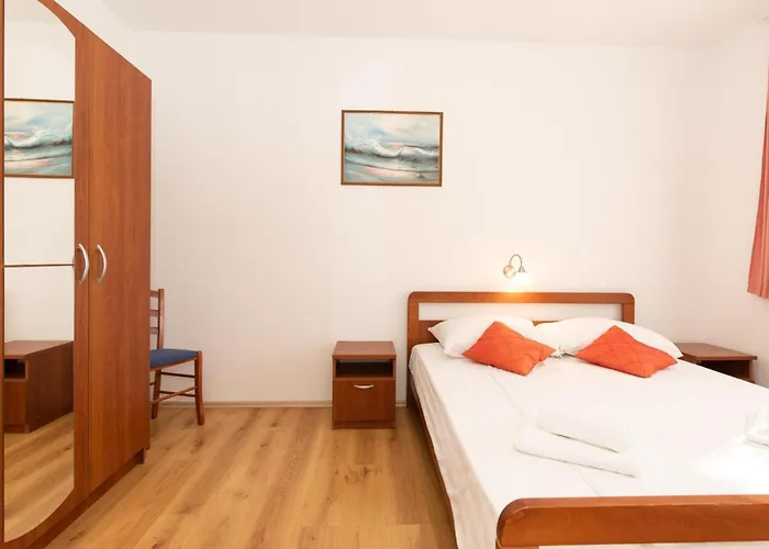 Scenic Elegant Krk With Balcony And Pool Apartman
