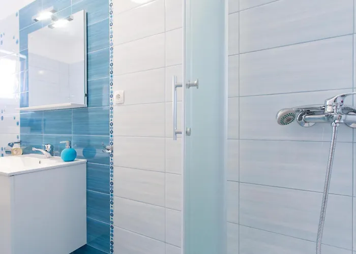Scenic Elegant Krk With Balcony And Pool Apartman *