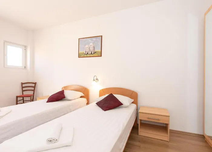 Scenic Elegant Krk With Balcony And Pool Apartman