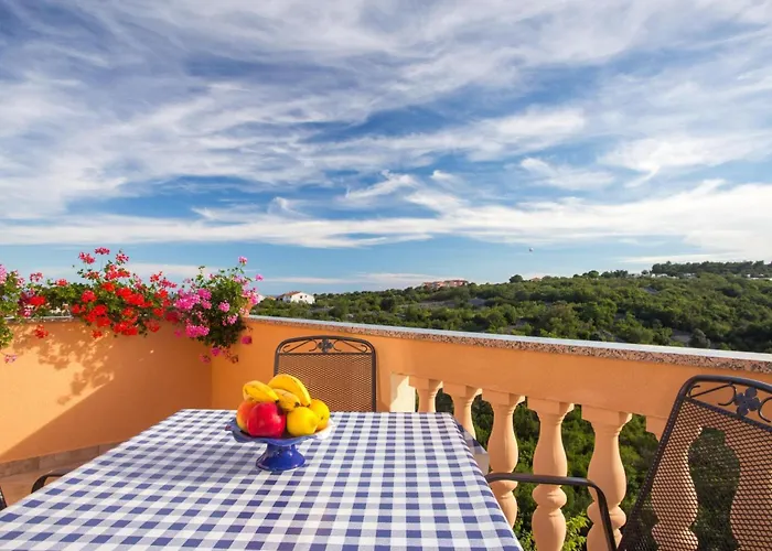 Scenic Elegant Krk With Balcony And Pool Apartman *