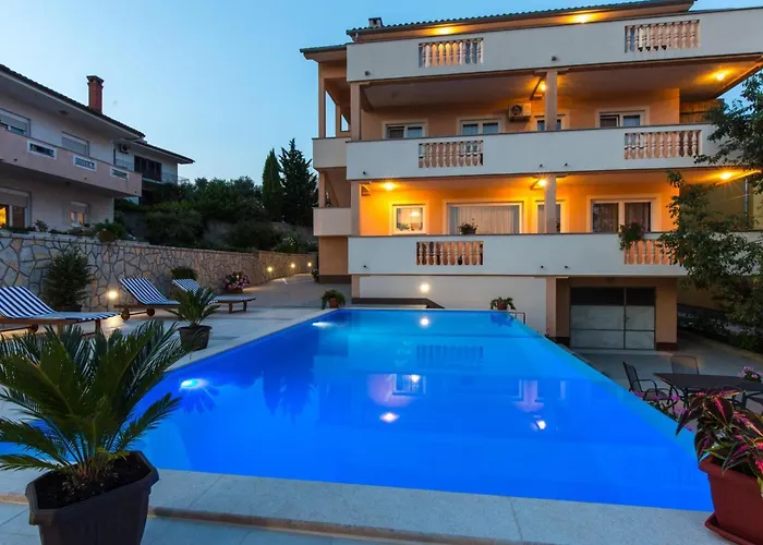 Apartman Scenic Elegant Krk With Balcony And Pool Krk Town