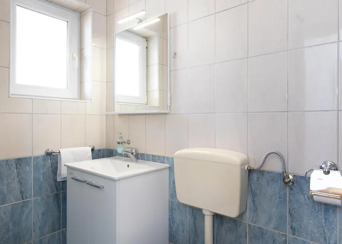 Apartman Scenic Elegant Krk With Balcony And Pool Krk Town